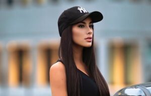 Carlotta Bnk: A Glimpse into the Life of the German Sensation - Pachn