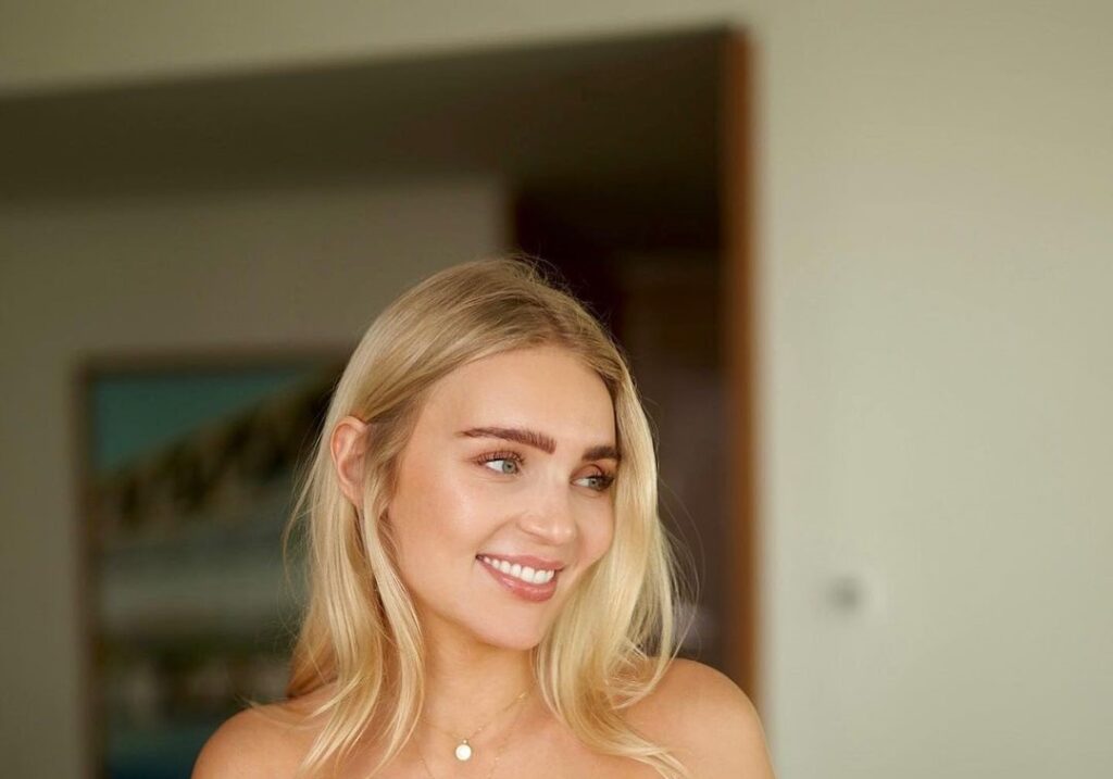 AlexisShv Onlyfans The Blonde Enigma Leaked 🌟 Pachn