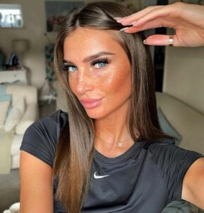 Maddy Cheary: The British Gem of Social Media 🇬🇧💎 - Pachn